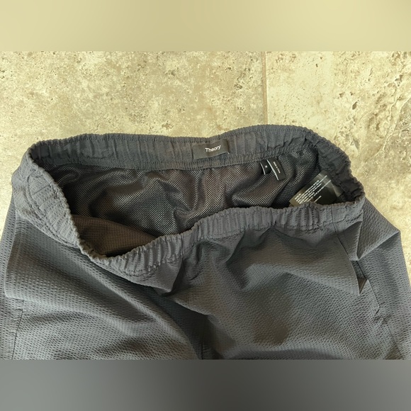 Theory Jace Splash Seer Swim Shorts in Black, size M - Picture 9 of 10